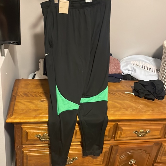 Mens Nike dri-fit M/L/XL standard fit joggers/athletic pants - Picture 2 of 5